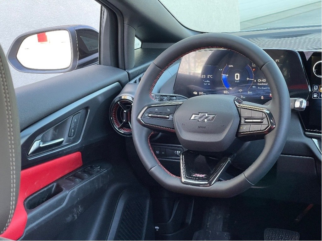 2025 Chevrolet Equinox EV in Joliette, Quebec - 13 - w1024h768px