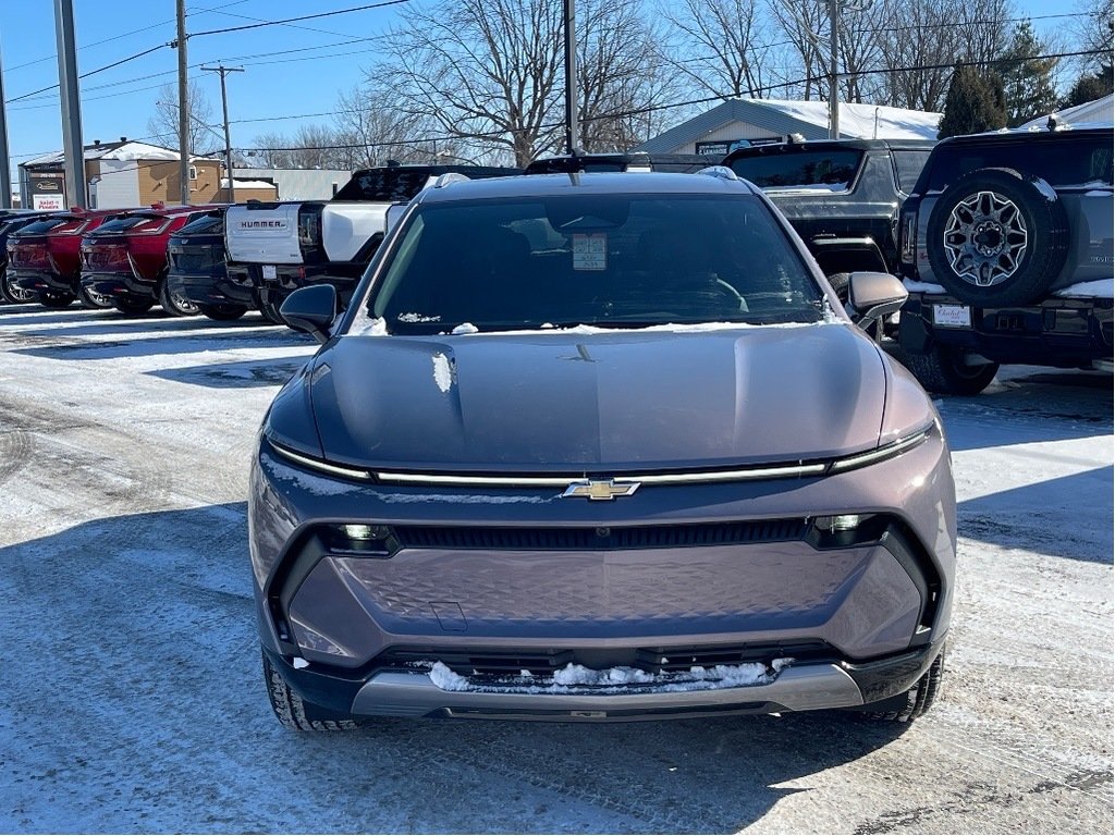 2025 Chevrolet Equinox EV in Joliette, Quebec - 2 - w1024h768px