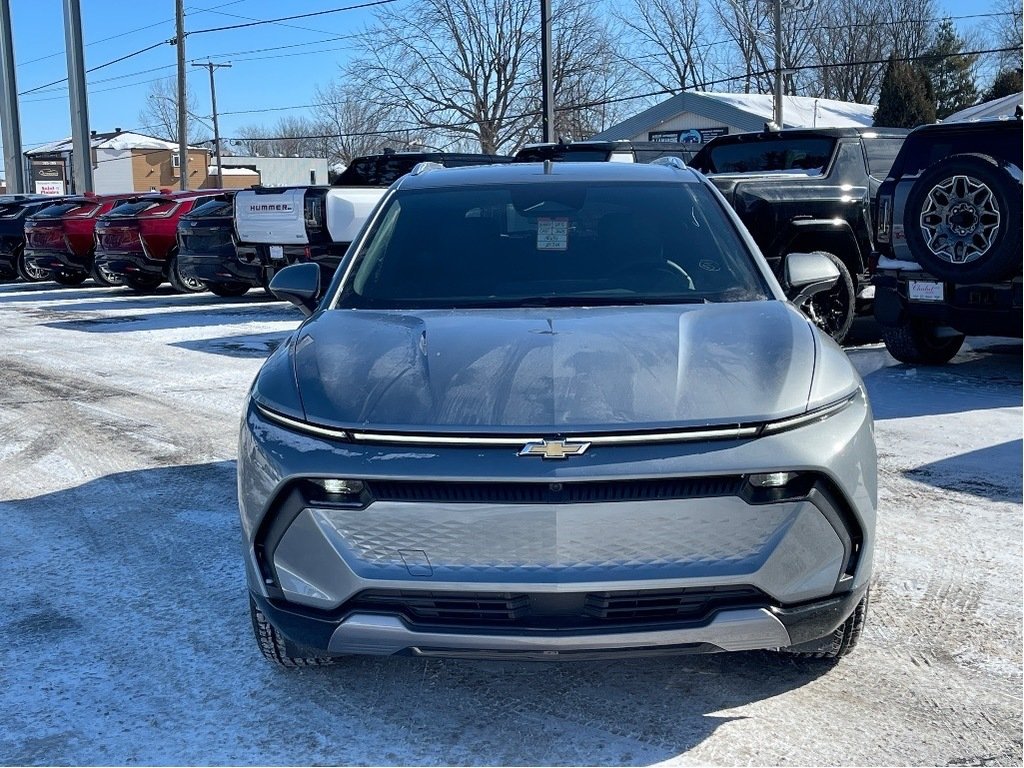 2025 Chevrolet Equinox EV in Joliette, Quebec - 2 - w1024h768px