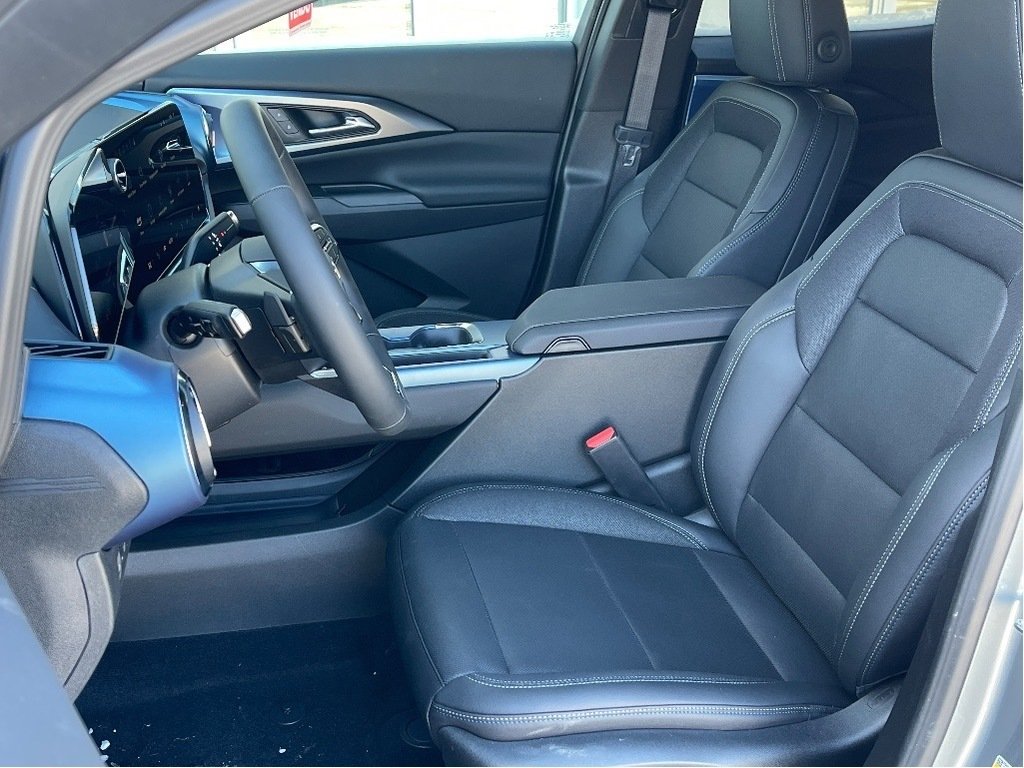 2025 Chevrolet Equinox EV in Joliette, Quebec - 9 - w1024h768px