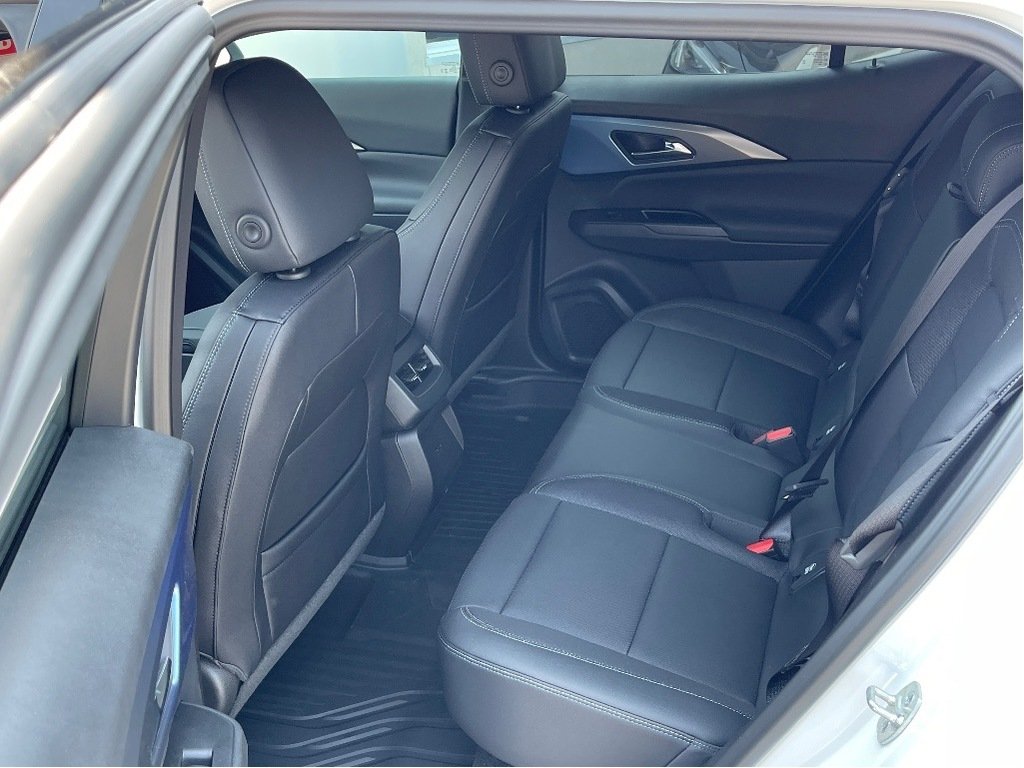 Chevrolet Equinox EV  2025 à Joliette, Québec - 10 - w1024h768px