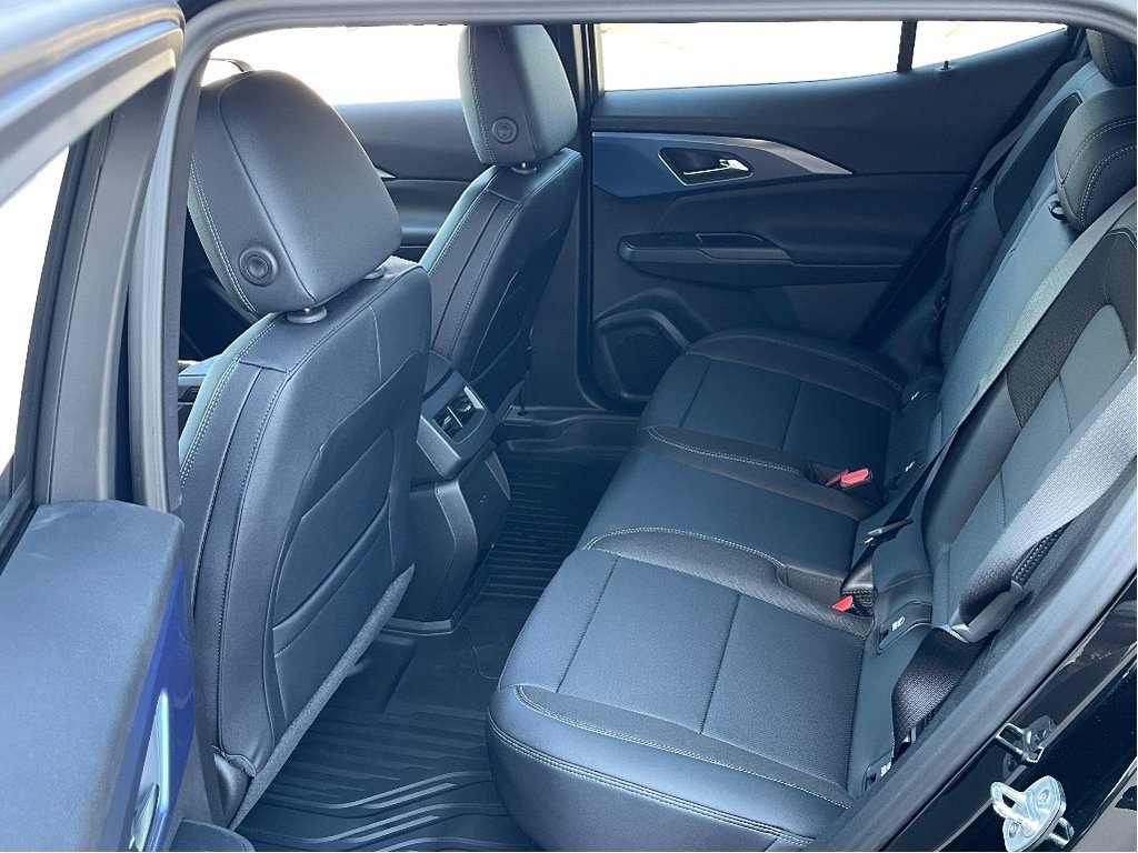 2025 Chevrolet Equinox EV in Joliette, Quebec - 10 - w1024h768px