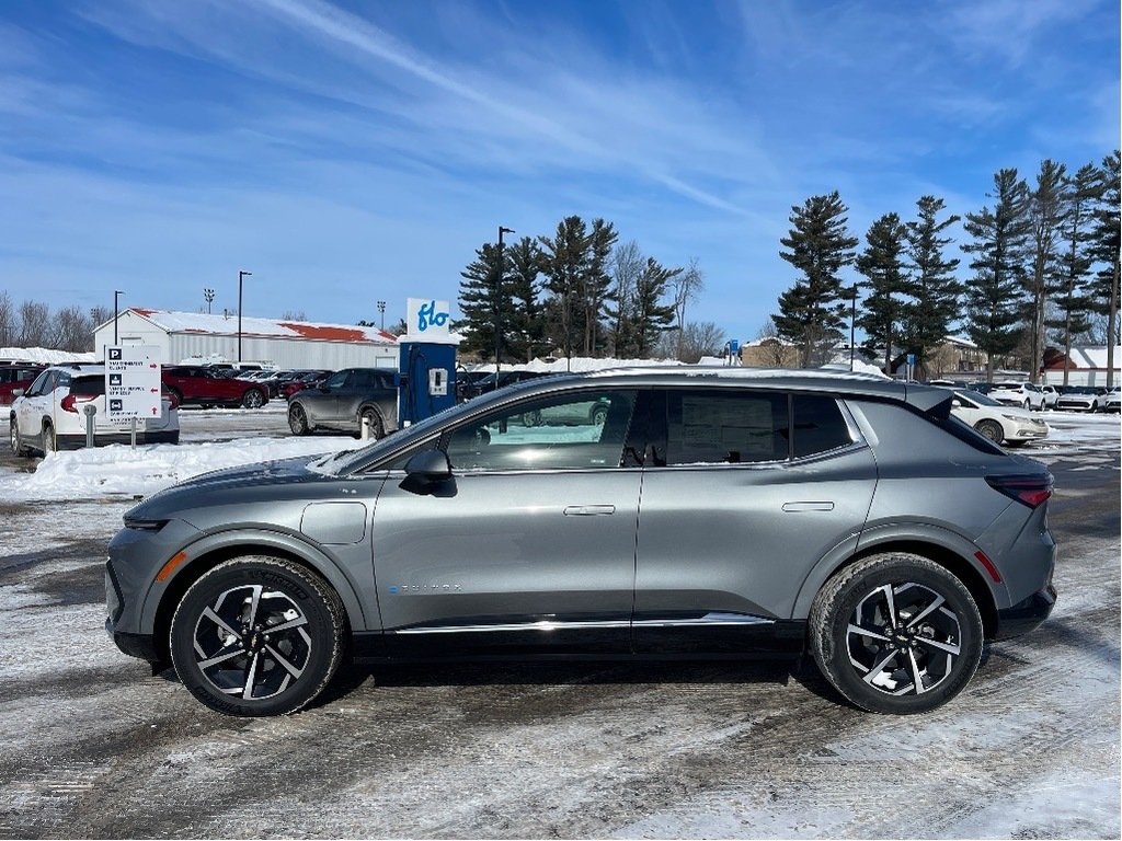 2025 Chevrolet Equinox EV in Joliette, Quebec - 3 - w1024h768px