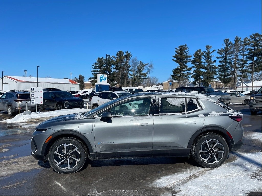 2025 Chevrolet Equinox EV in Joliette, Quebec - 3 - w1024h768px