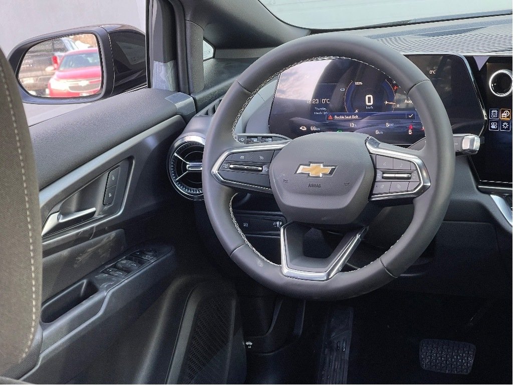 2025 Chevrolet Equinox EV in Joliette, Quebec - 13 - w1024h768px