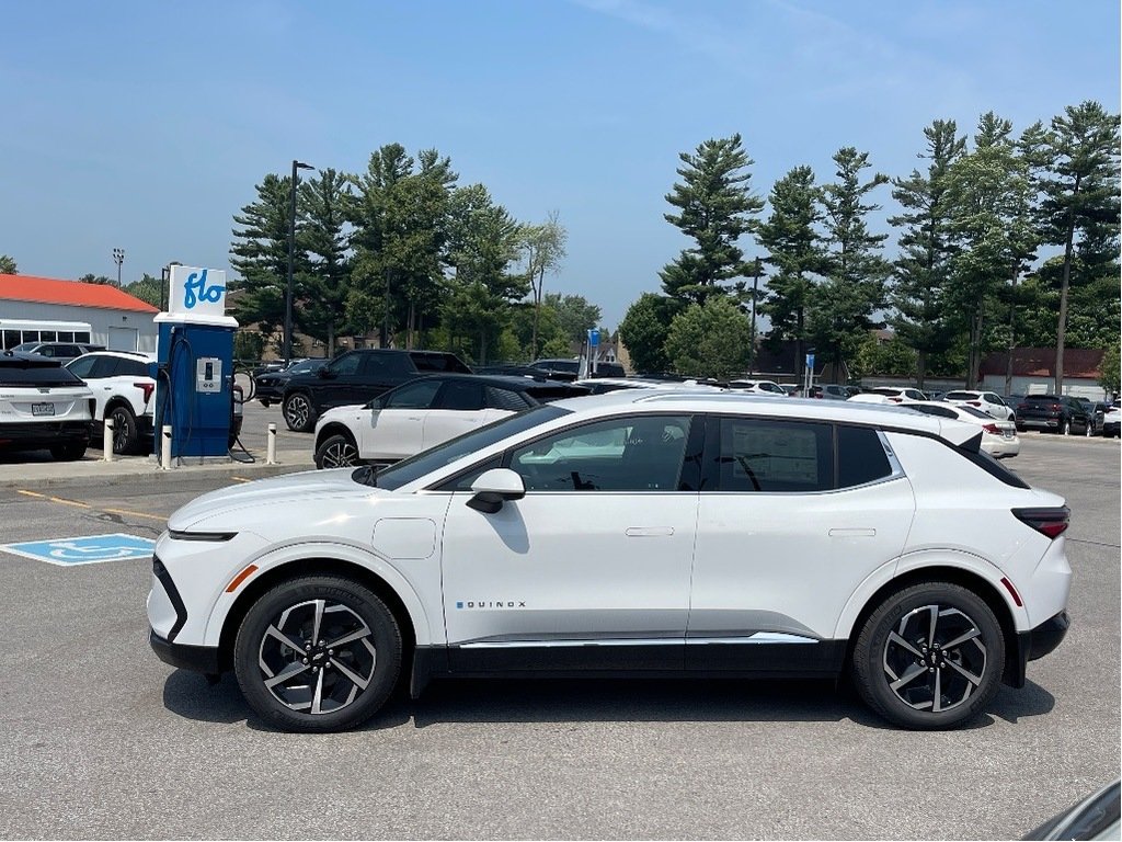 2025 Chevrolet Equinox EV in Joliette, Quebec - 3 - w1024h768px