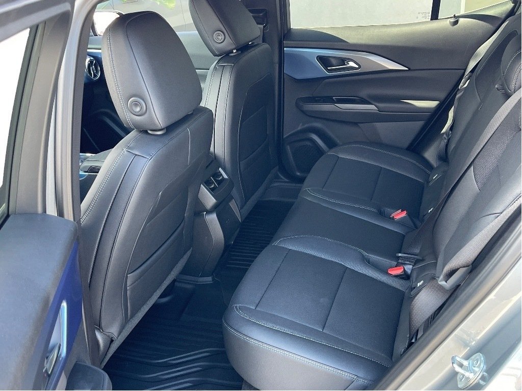 Chevrolet Equinox EV  2025 à Joliette, Québec - 10 - w1024h768px