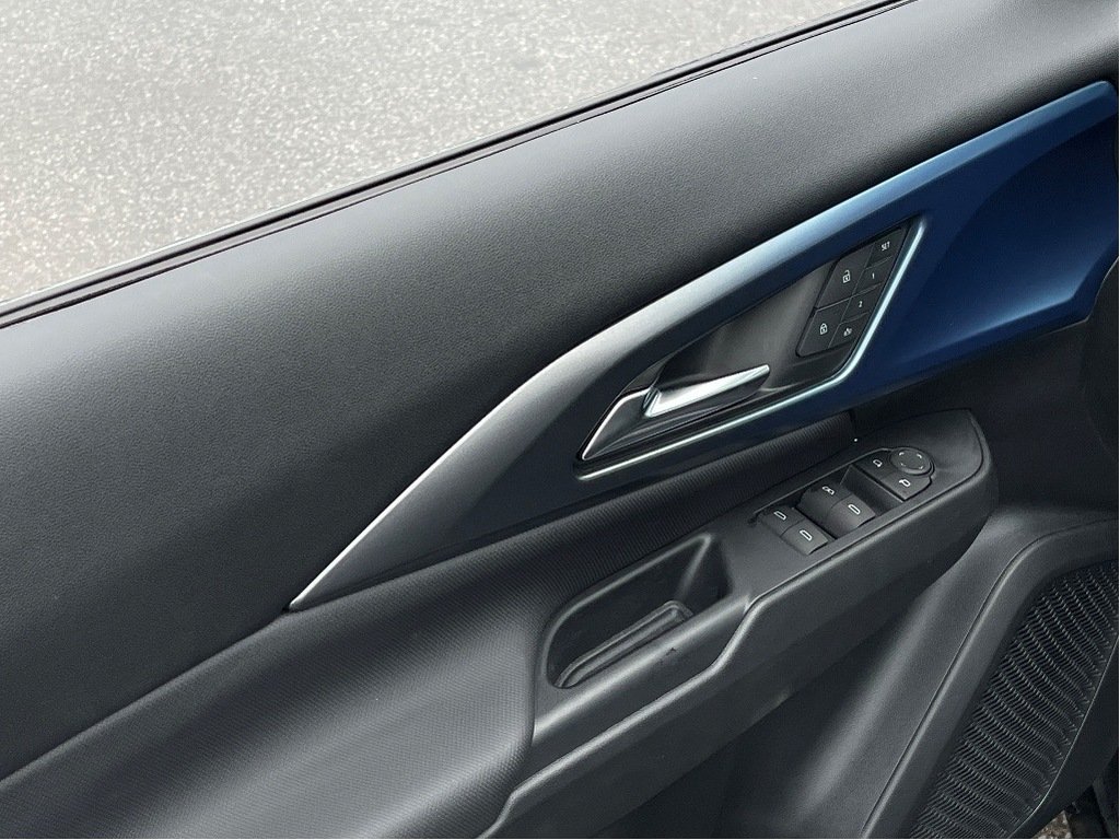 2025 Chevrolet Equinox EV in Joliette, Quebec - 12 - w1024h768px