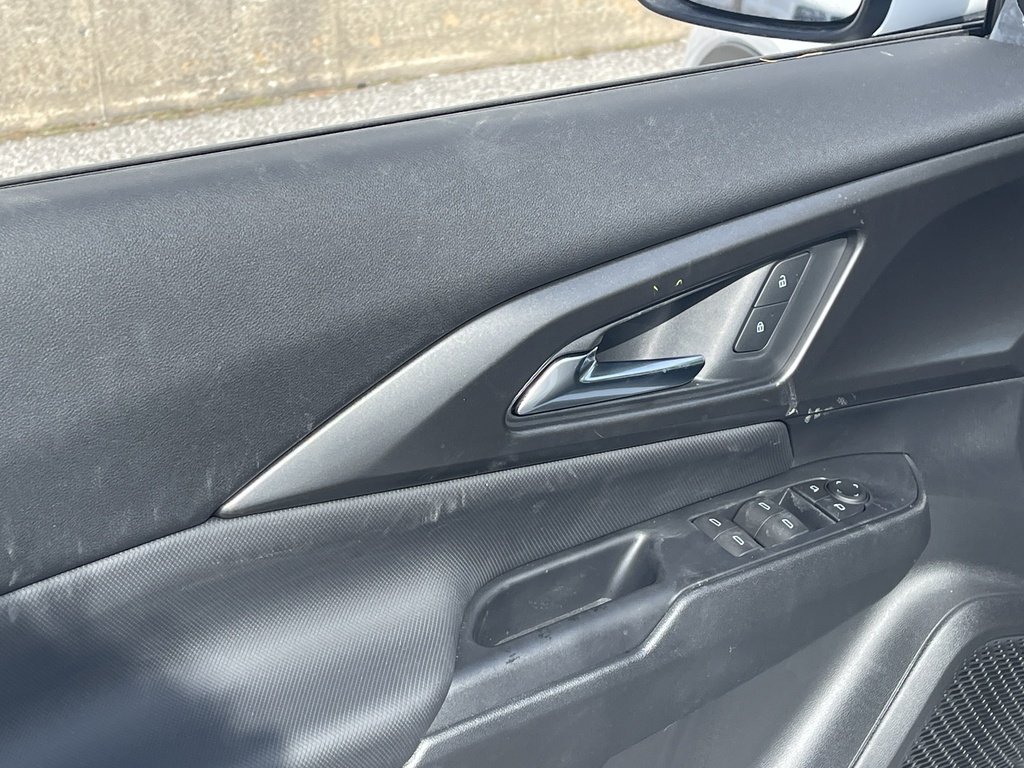 Chevrolet Equinox EV  2026 à Joliette, Québec - 11 - w1024h768px