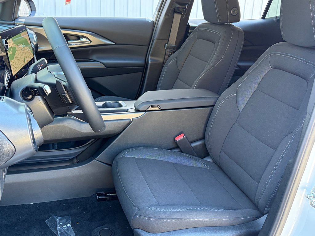 2027 Chevrolet Equinox EV in Joliette, Quebec - 9 - w1024h768px