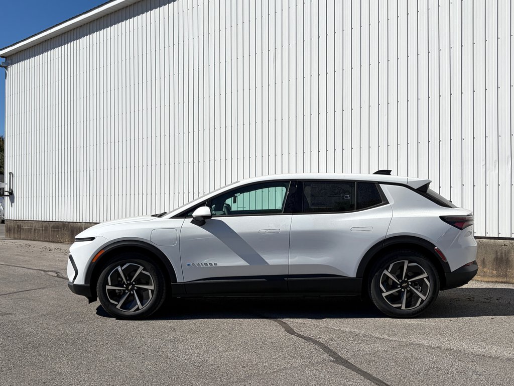 2027 Chevrolet Equinox EV in Joliette, Quebec - 3 - w1024h768px