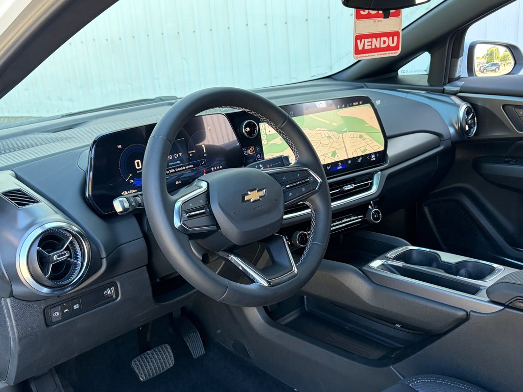 2027 Chevrolet Equinox EV in Joliette, Quebec - 8 - w1024h768px