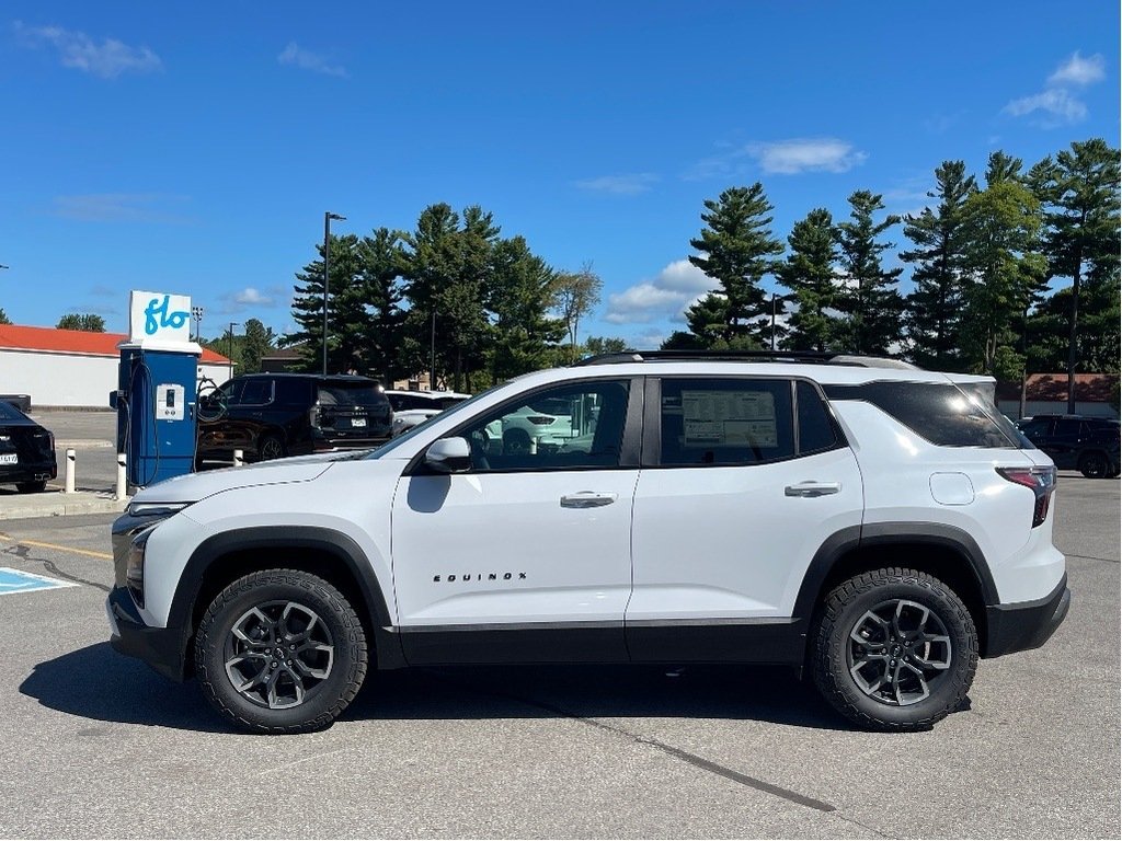 Chevrolet Equinox  2026 à Joliette, Québec - 3 - w1024h768px