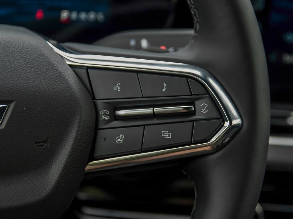 2026 Chevrolet Equinox in Joliette, Quebec - 15 - w1024h768px