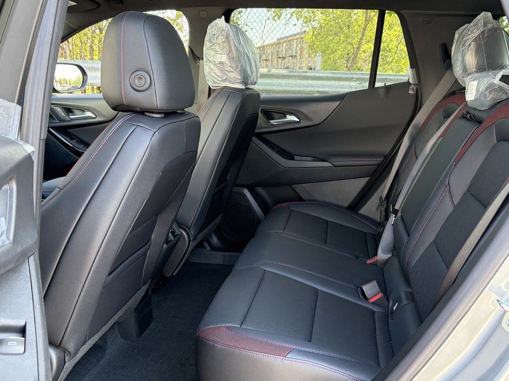 2026 Chevrolet Equinox in Joliette, Quebec - 10 - w1024h768px