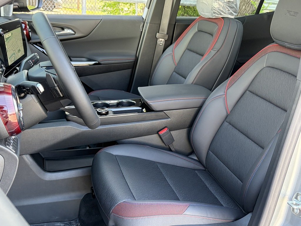 2026 Chevrolet Equinox in Joliette, Quebec - 9 - w1024h768px
