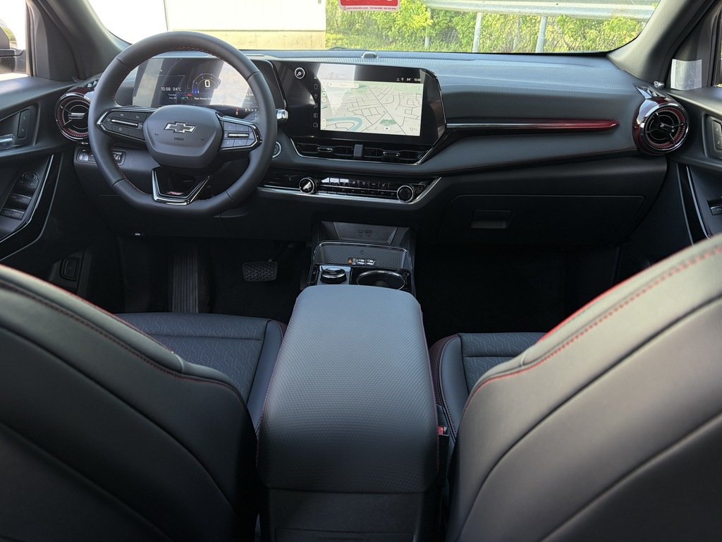 2026 Chevrolet Equinox in Joliette, Quebec - 11 - w1024h768px