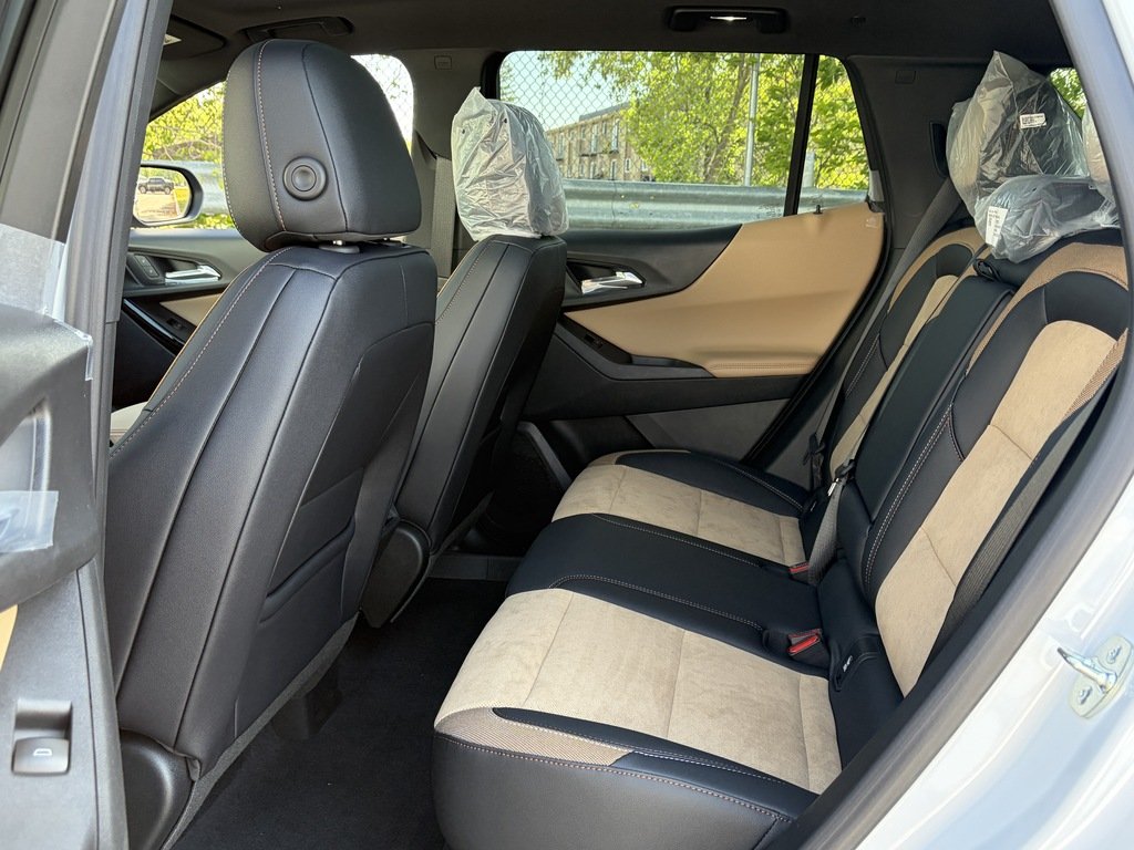 2026 Chevrolet Equinox in Joliette, Quebec - 10 - w1024h768px