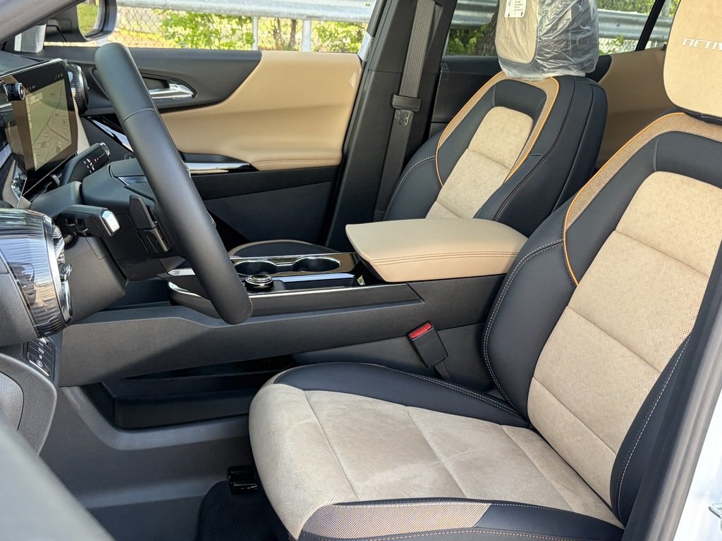 2026 Chevrolet Equinox in Joliette, Quebec - 9 - w1024h768px