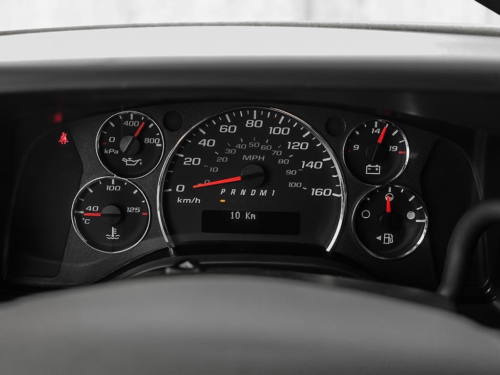 2025 Chevrolet Express Cargo 2500 in Joliette, Quebec - 14 - w1024h768px