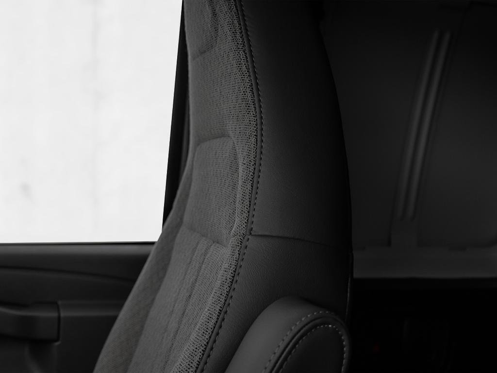 2025 Chevrolet Express Cargo 2500 in Joliette, Quebec - 20 - w1024h768px