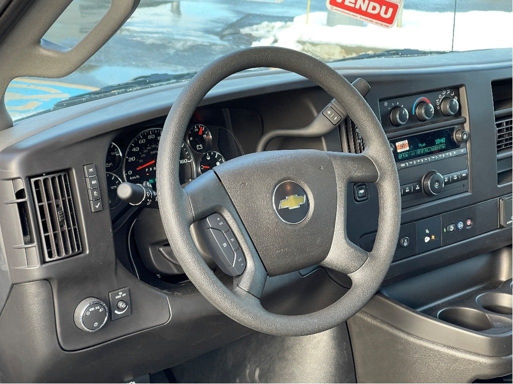 Chevrolet EXPRESS CUTAWAY 3500  2024 à Joliette, Québec - 11 - w1024h768px