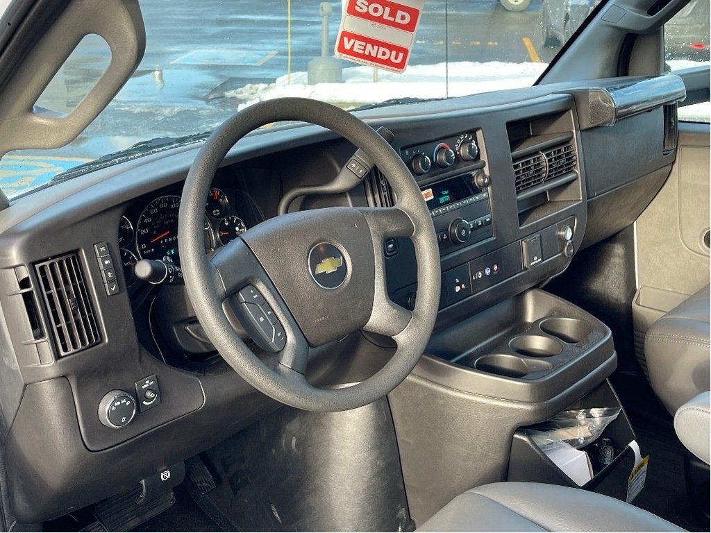 Chevrolet EXPRESS CUTAWAY 3500  2024 à Joliette, Québec - 8 - w1024h768px