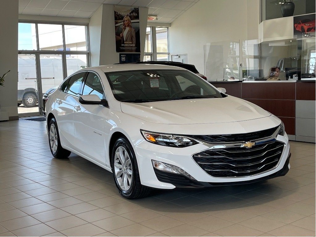 2024 Chevrolet Malibu in Joliette, Quebec - 1 - w1024h768px