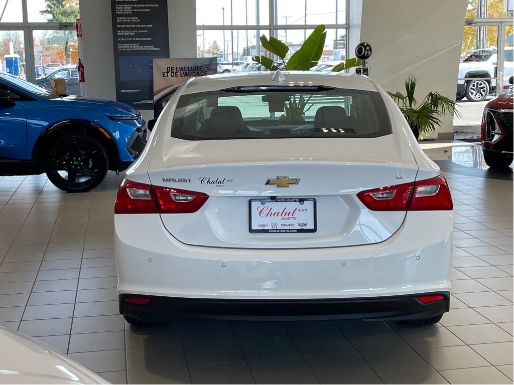 2024 Chevrolet Malibu in Joliette, Quebec - 5 - w1024h768px