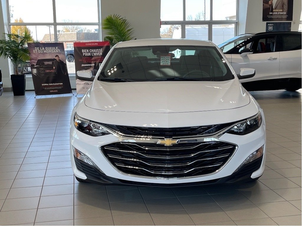 2024 Chevrolet Malibu in Joliette, Quebec - 2 - w1024h768px