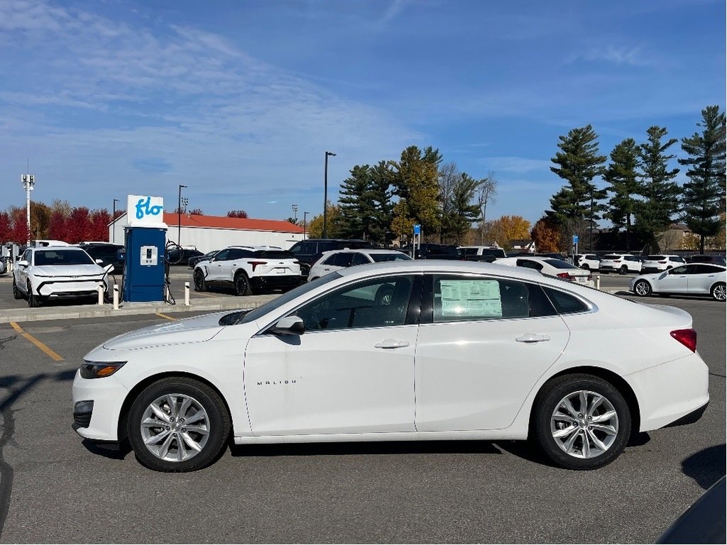 2024 Chevrolet Malibu in Joliette, Quebec - 3 - w1024h768px