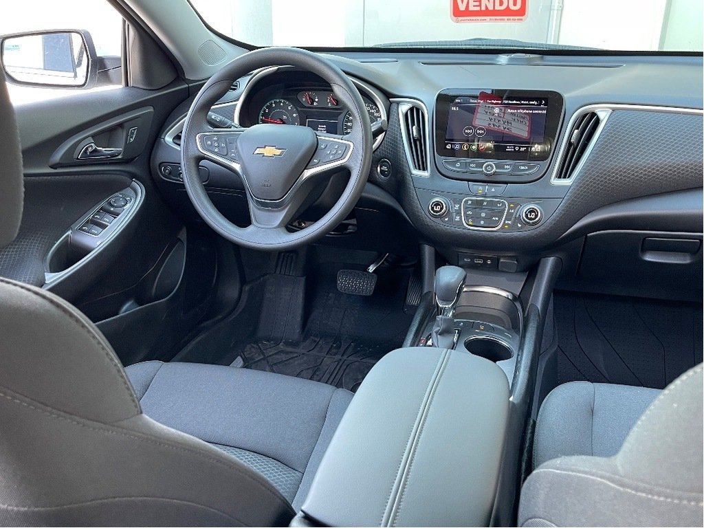 Chevrolet Malibu  2024 à Joliette, Québec - 11 - w1024h768px