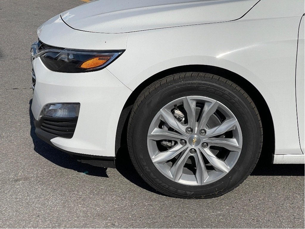 Chevrolet Malibu  2024 à Joliette, Québec - 7 - w1024h768px