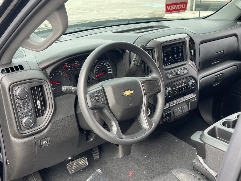 Chevrolet Silverado 1500  2024 à Joliette, Québec - 8 - w1024h768px