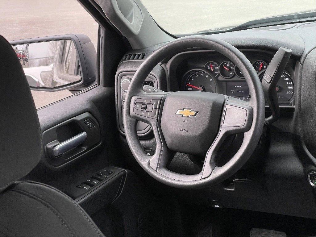 2024 Chevrolet Silverado 1500 in Joliette, Quebec - 14 - w1024h768px