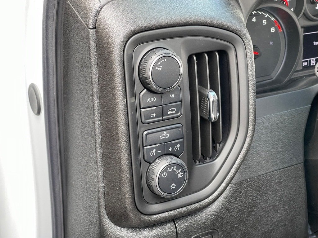 2024 Chevrolet Silverado 1500 in Joliette, Quebec - 13 - w1024h768px