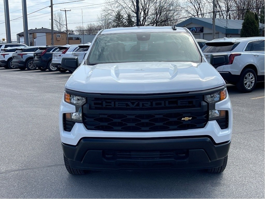 Chevrolet Silverado 1500  2024 à Joliette, Québec - 2 - w1024h768px