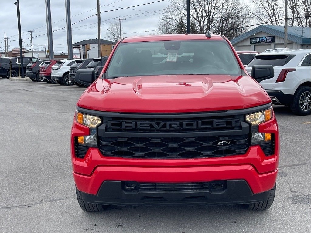 Chevrolet Silverado 1500  2024 à Joliette, Québec - 2 - w1024h768px