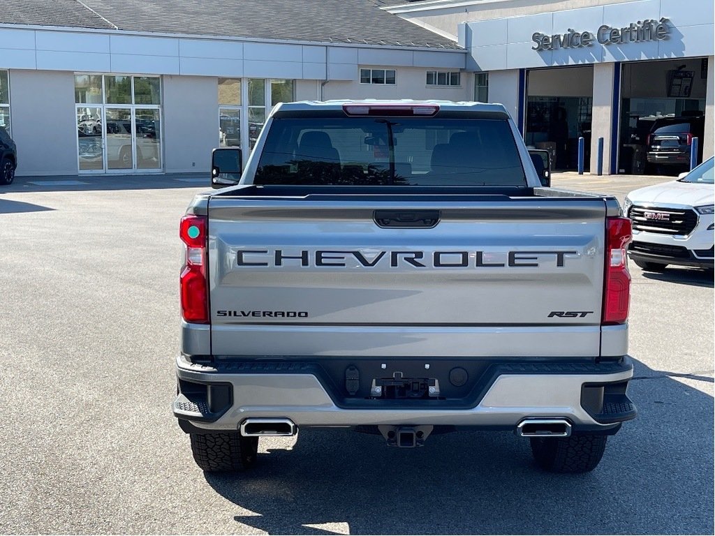 Chevrolet Silverado 1500  2024 à Joliette, Québec - 5 - w1024h768px