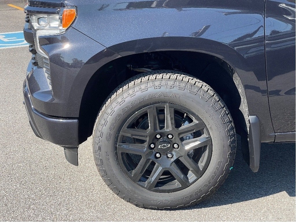 Chevrolet Silverado 1500  2024 à Joliette, Québec - 7 - w1024h768px