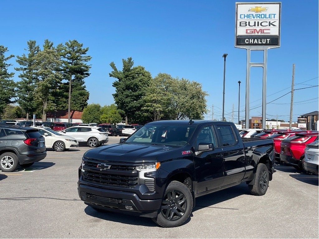 Chevrolet Silverado 1500  2024 à Joliette, Québec - 1 - w1024h768px