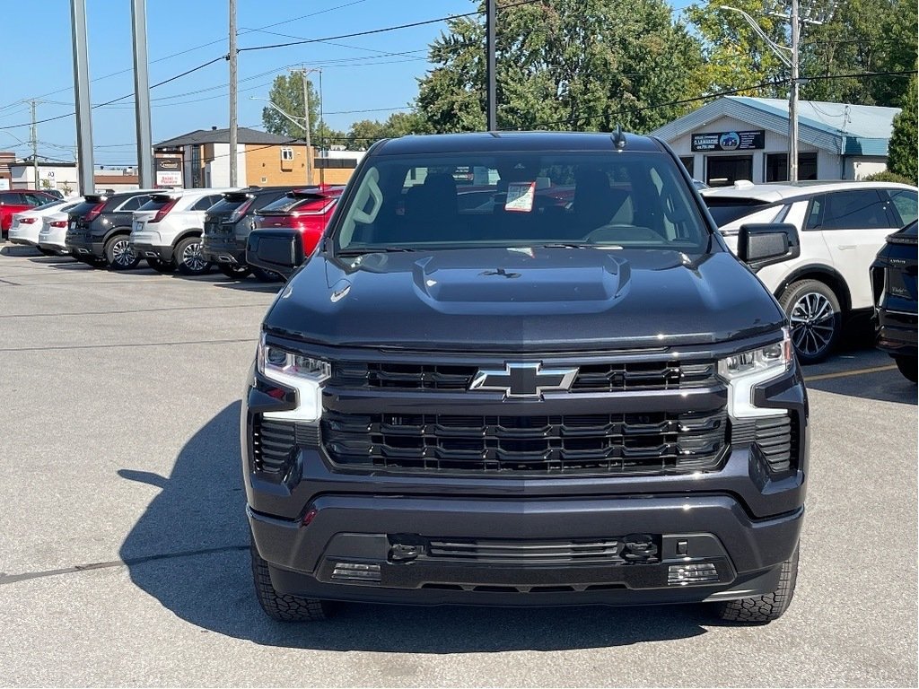 Chevrolet Silverado 1500  2024 à Joliette, Québec - 2 - w1024h768px