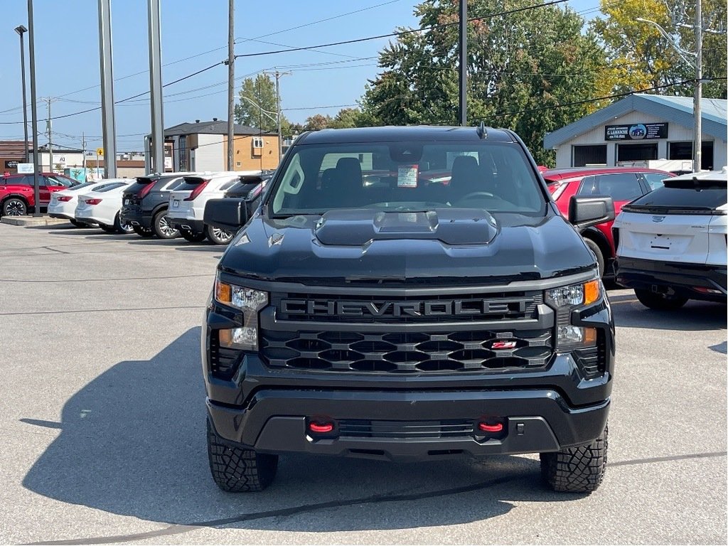 Chevrolet Silverado 1500  2024 à Joliette, Québec - 2 - w1024h768px