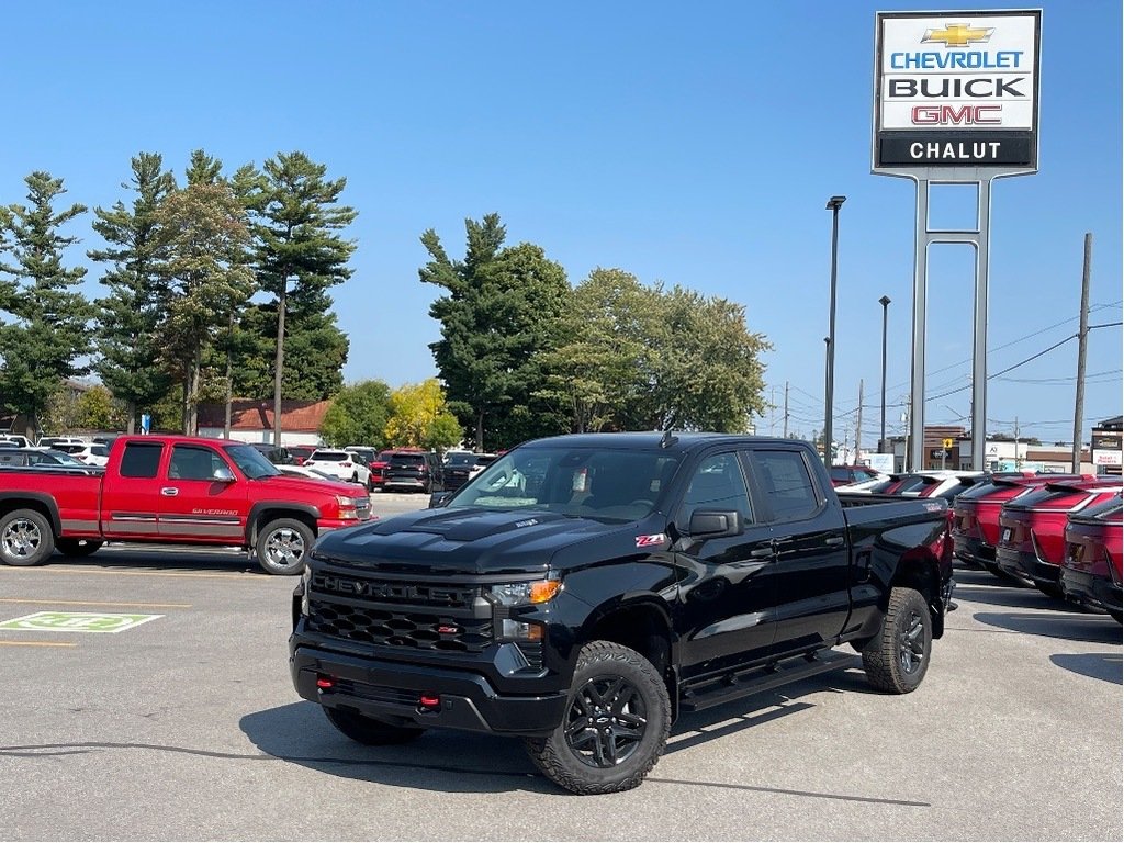 Chevrolet Silverado 1500  2024 à Joliette, Québec - 1 - w1024h768px