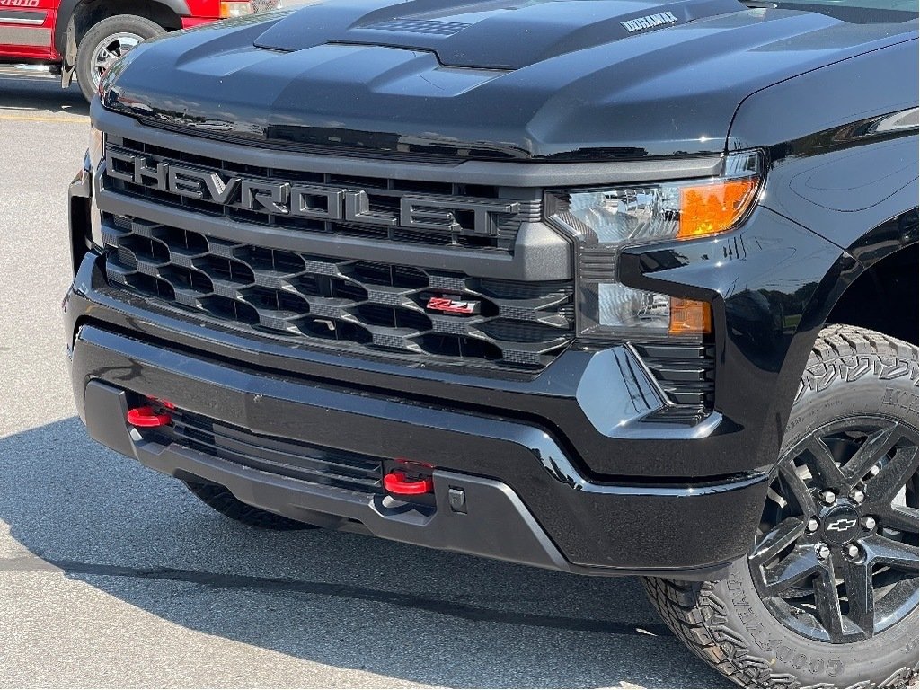 Chevrolet Silverado 1500  2024 à Joliette, Québec - 6 - w1024h768px