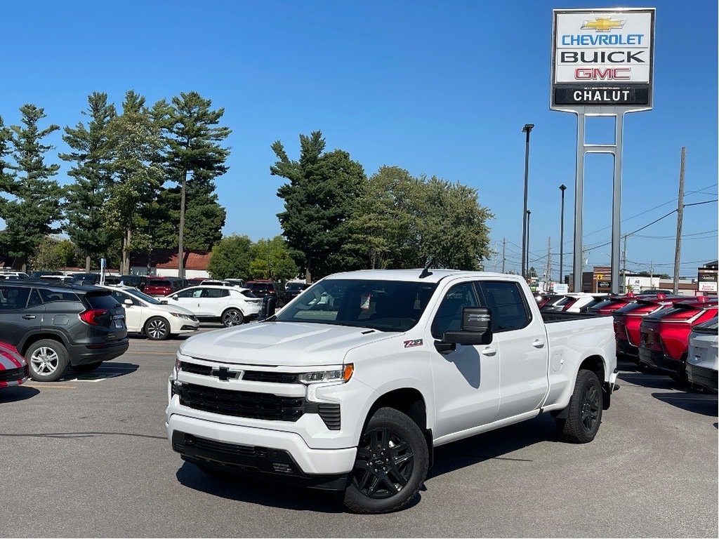 Chevrolet Silverado 1500  2024 à Joliette, Québec - 1 - w1024h768px