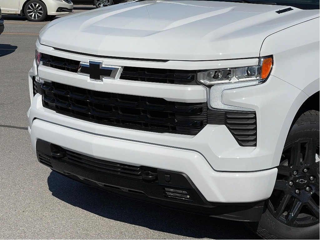 Chevrolet Silverado 1500  2024 à Joliette, Québec - 6 - w1024h768px