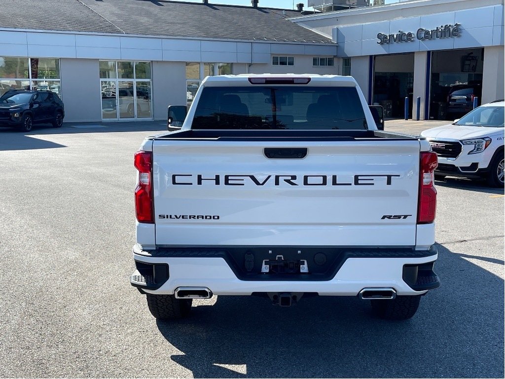 Chevrolet Silverado 1500  2024 à Joliette, Québec - 5 - w1024h768px