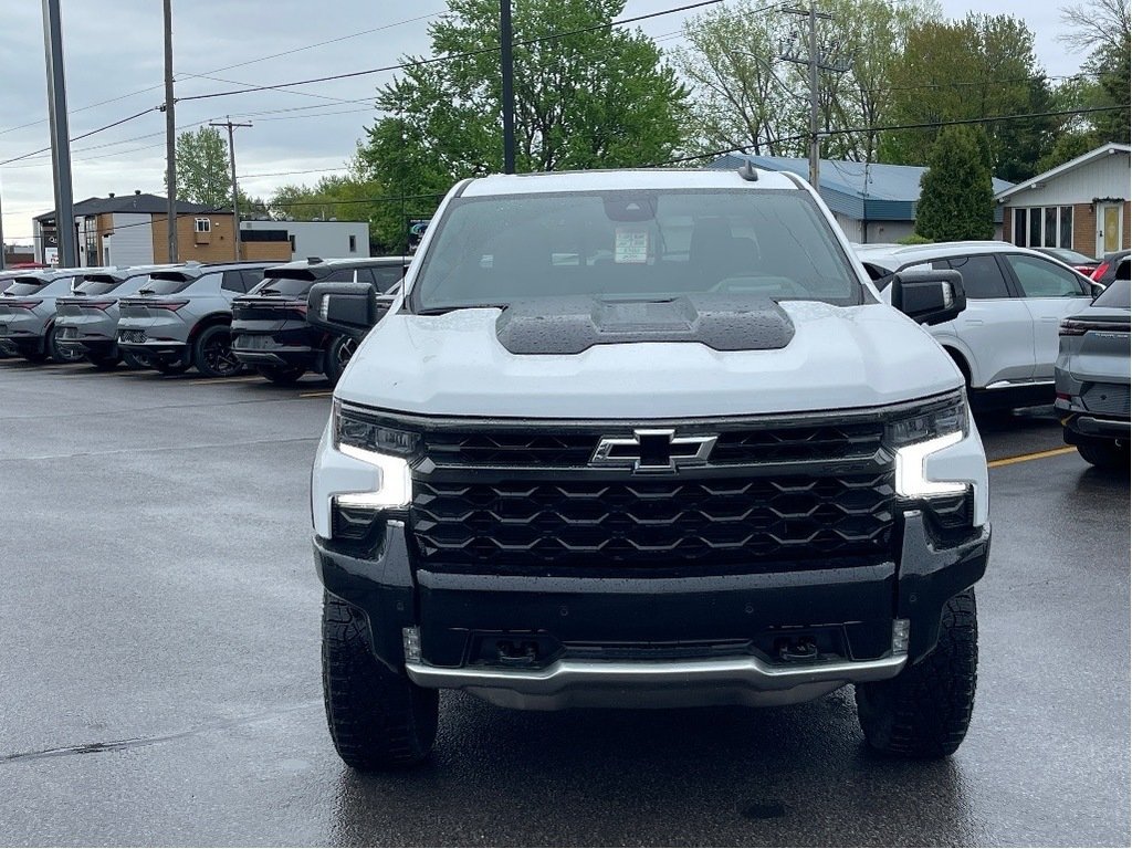 2025 Chevrolet Silverado 1500 in Joliette, Quebec - 2 - w1024h768px
