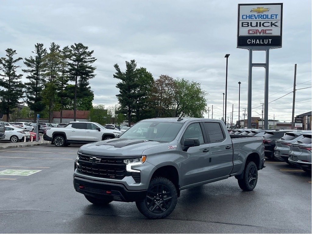 2025 Chevrolet Silverado 1500 in Joliette, Quebec - 1 - w1024h768px